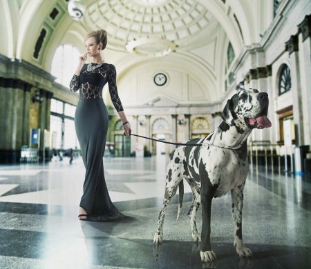 Девушка с собачкой