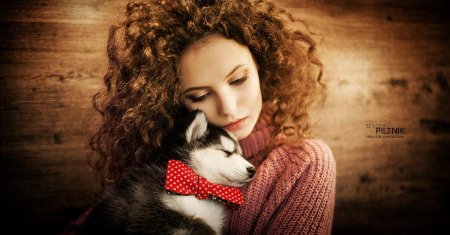 Девушка с собачкой