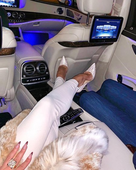 Богатая девушка