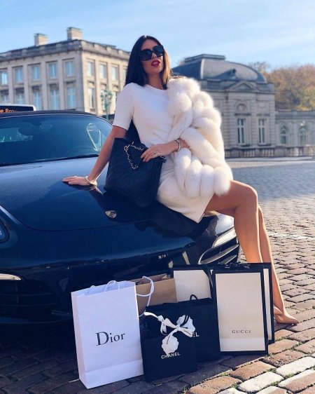 Богатая жизнь девушки