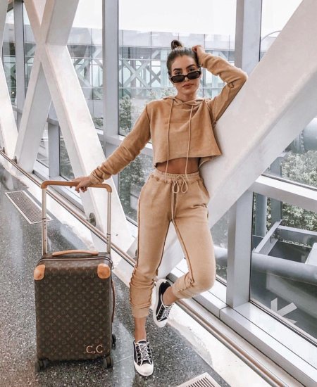 Спортивные костюмы женские