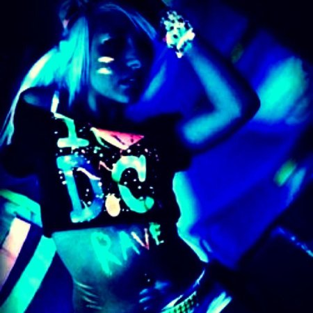 Рейв девушка