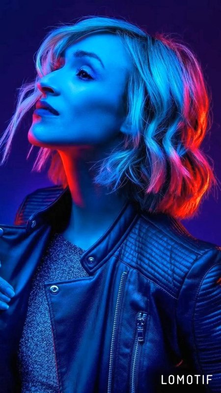 Портрет в неоновом стиле