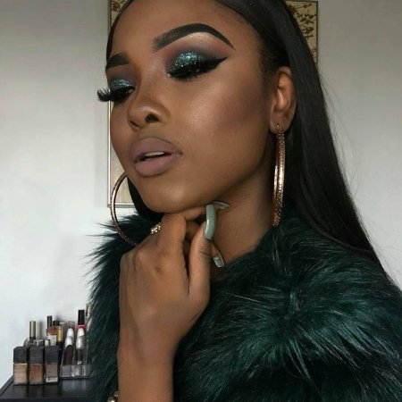 Блестящий макияж глаз