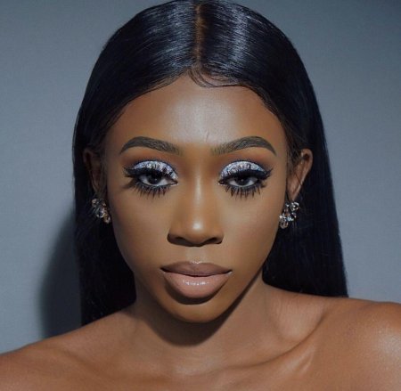 Девушка темнокожая