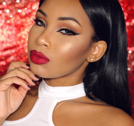 Темнокожие девушки с красной помадой