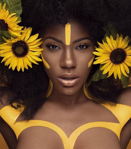 Темнокожая девушка