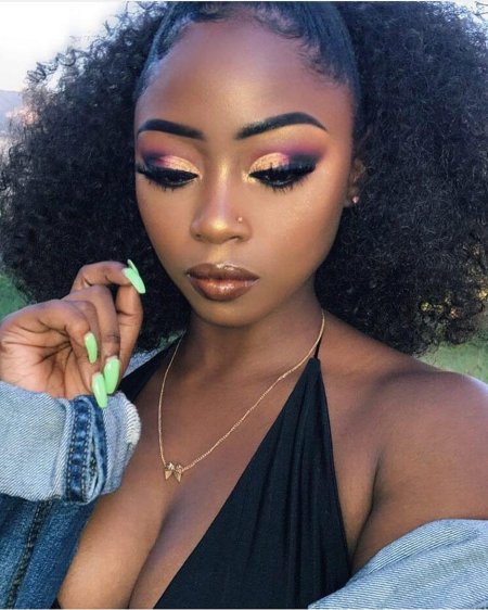 Яркие макияж