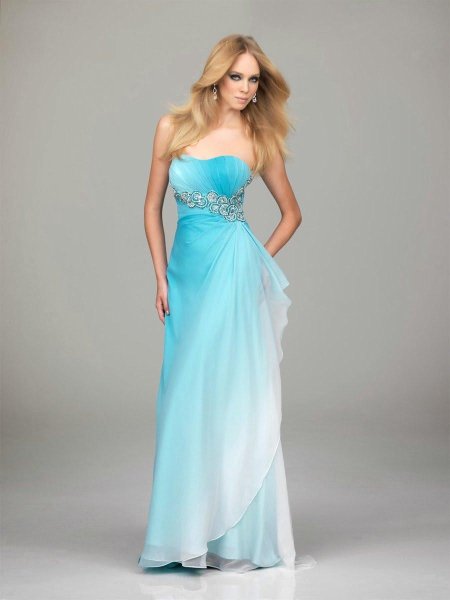 Вечернее платье голубое