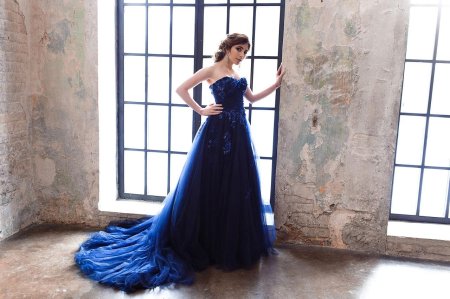 Шикарное синее платье