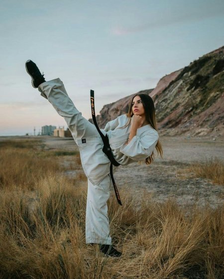 Карате девушка