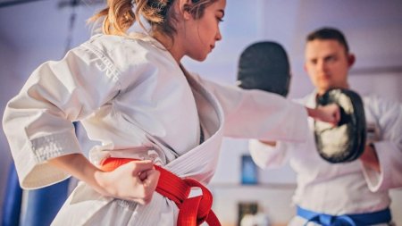 Карате девушка