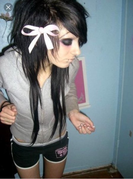 Эмо прическа