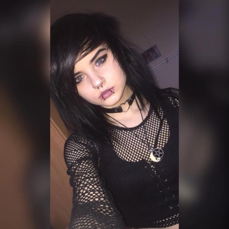 Эмо девушка