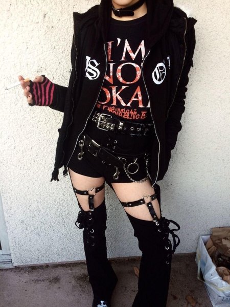 Одежда в стиле эмо