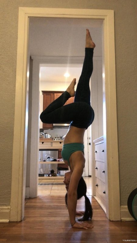 Стойка на руках