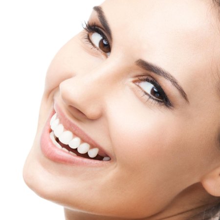 Девушки с красивыми зубами