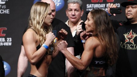 Ronda rousey vs лиз кармуш