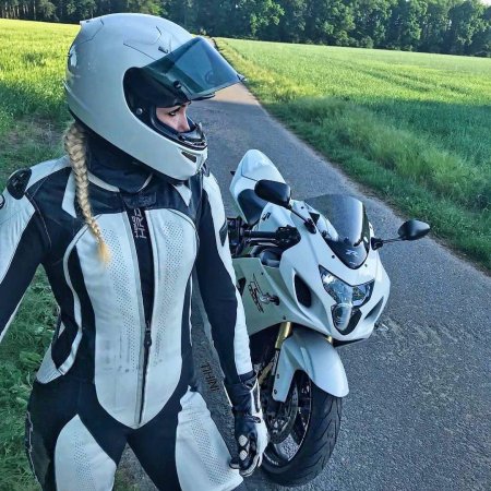Мотокостюм для девушки