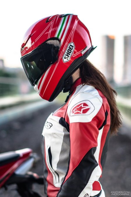 Шлем для спортбайка женский