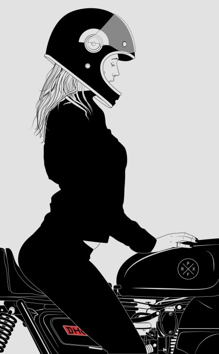 Девушка в шлеме