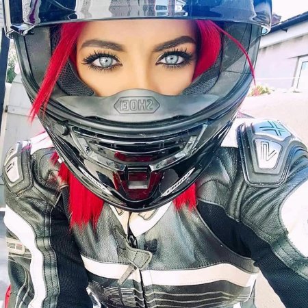 Таня мотоциклистка