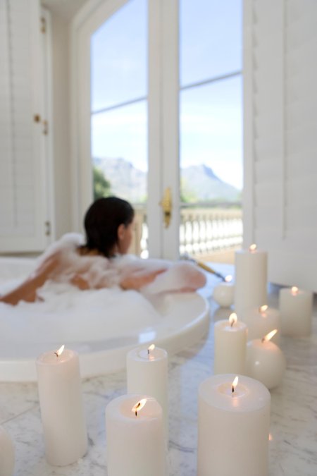 Свечи в ванной