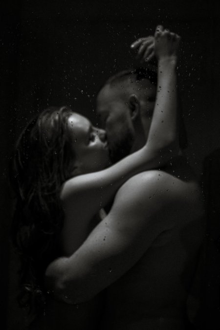 Мужчина и женщина страсть в душе