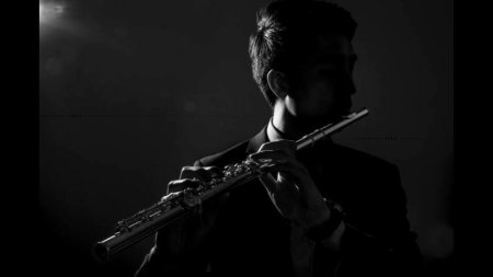 Музыкант флейтист