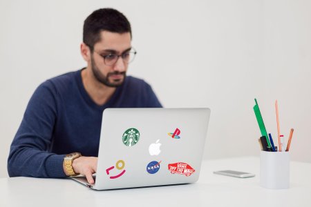 Дизайнеры студии артемия лебедева