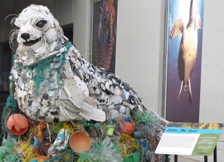 Скульптура из мусора