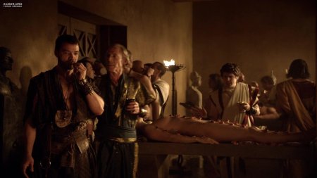 Спартак кровь и песок сериал постельные сцены