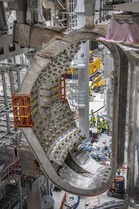 Термоядерный реактор во франции