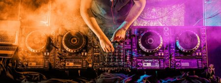 Диджейский пульт