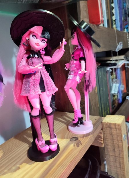 Кукла монстер хай дракулаура поколение