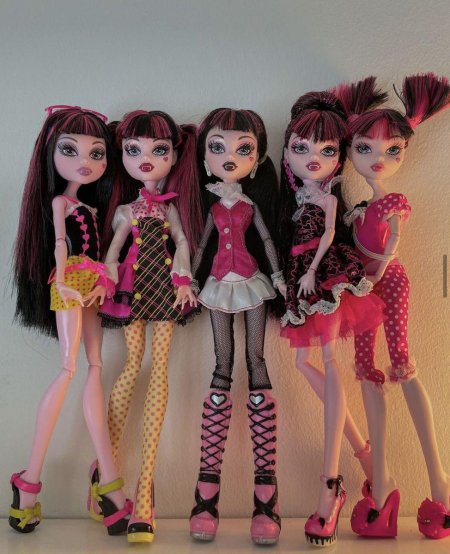 Дракулаура кукла