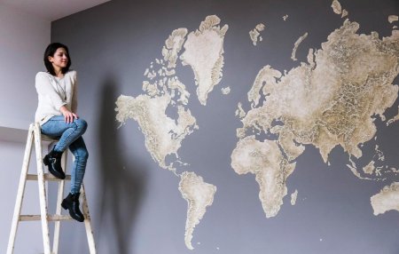 Карта на стене