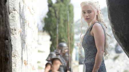 Дейнерис игра престолов