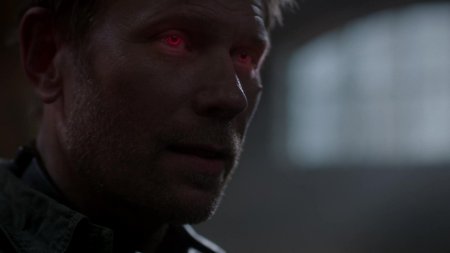 Марк пеллегрино люцифер красные глаза