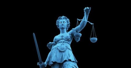 Статуя правосудия