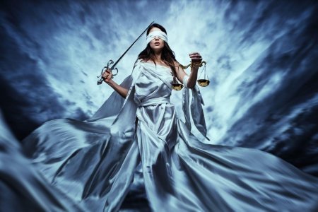 Фемида богиня правосудия