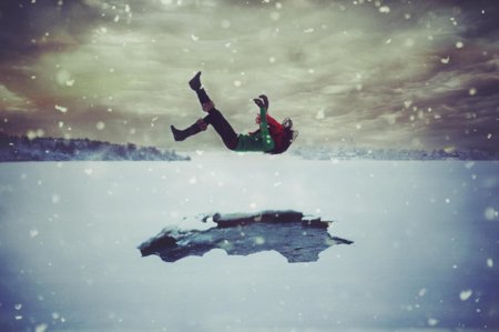 Падают люди