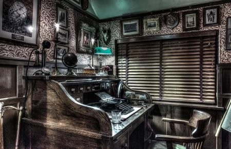 Комната в детективное стиле