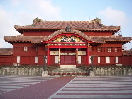 Замок сюри окинава пожар