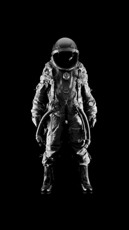 Космонавт в космосе