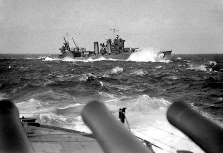 Эскадренный миноносец стерегущий