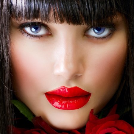 Красивые губы девушек