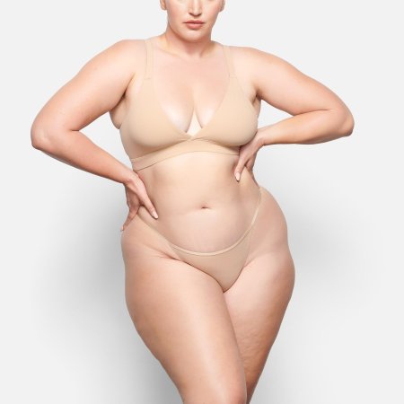 Сайз плюс голые