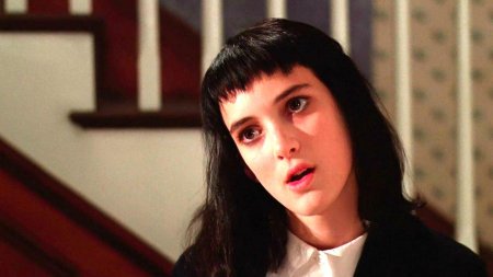 Вайнона райдер битлджус