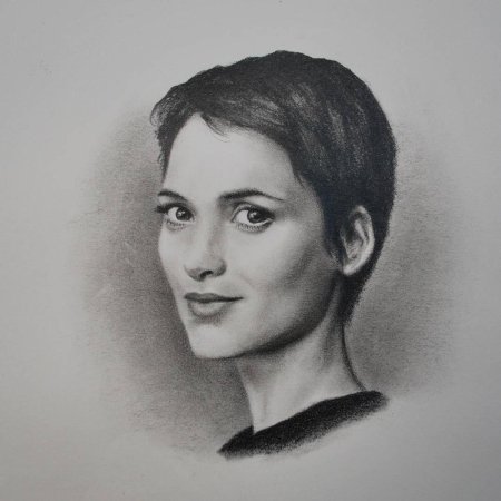 Натали портман карандашом